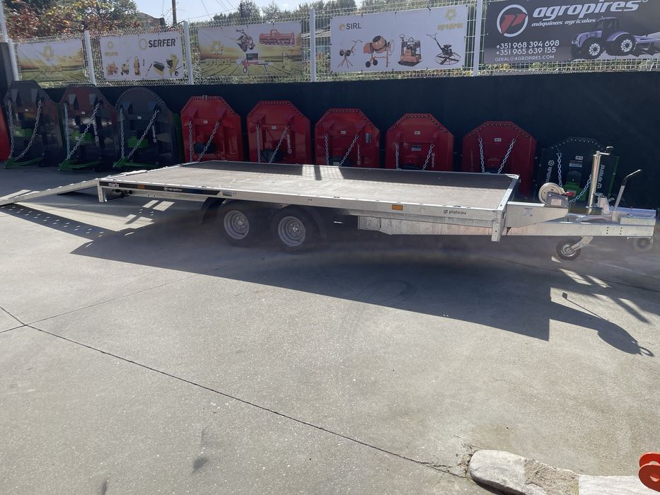 Atrelado de carga porta carros