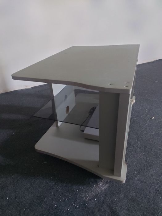 Movel de casa de banho novo  e móvel de TV com rodas