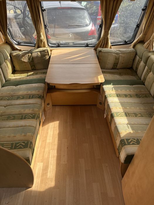 Caravana inglesa , CAMA FIXA, impecavel 2007