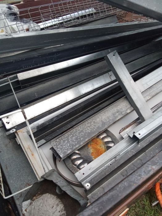 Metallic gutter and cable tray64285059713410124