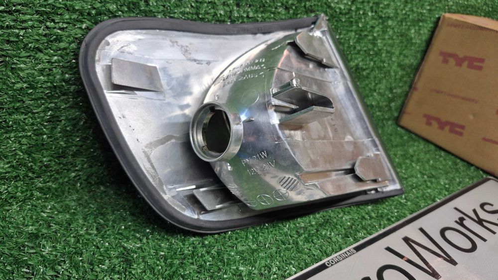 Pisca Farolim Frente Esquerdo Audi 100 C4 Branco TYC 18.5002.A5.2B Novo