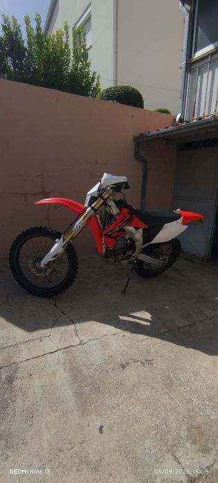 Vendo CRF 450 com documentos matrículada