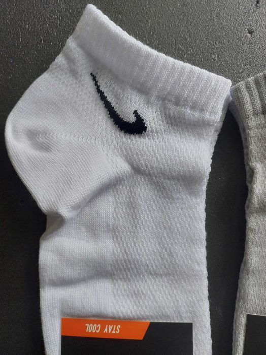 Низькі/короткі шкарпетки Nike/Найк яскраві/яркие носки