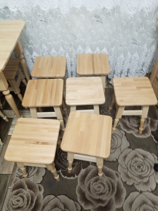 Продам стульчики  (табуретки) дерево закарпатський бук