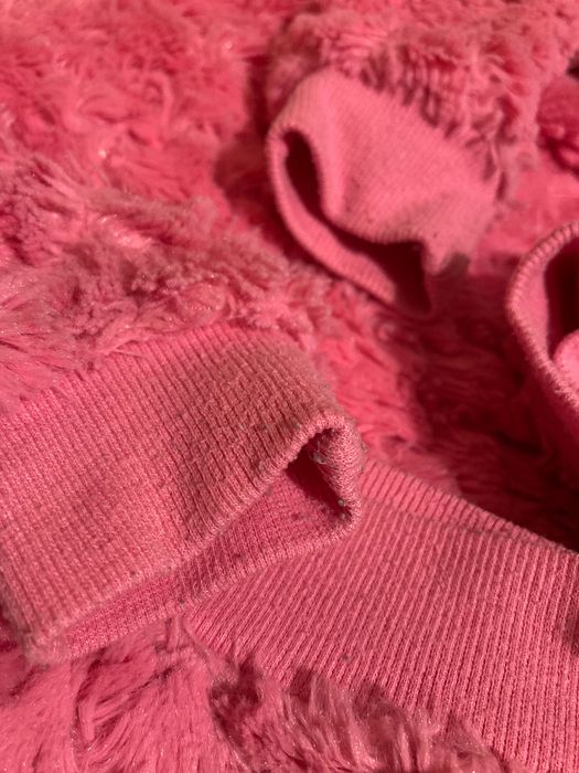 różowa puchata bluza 104