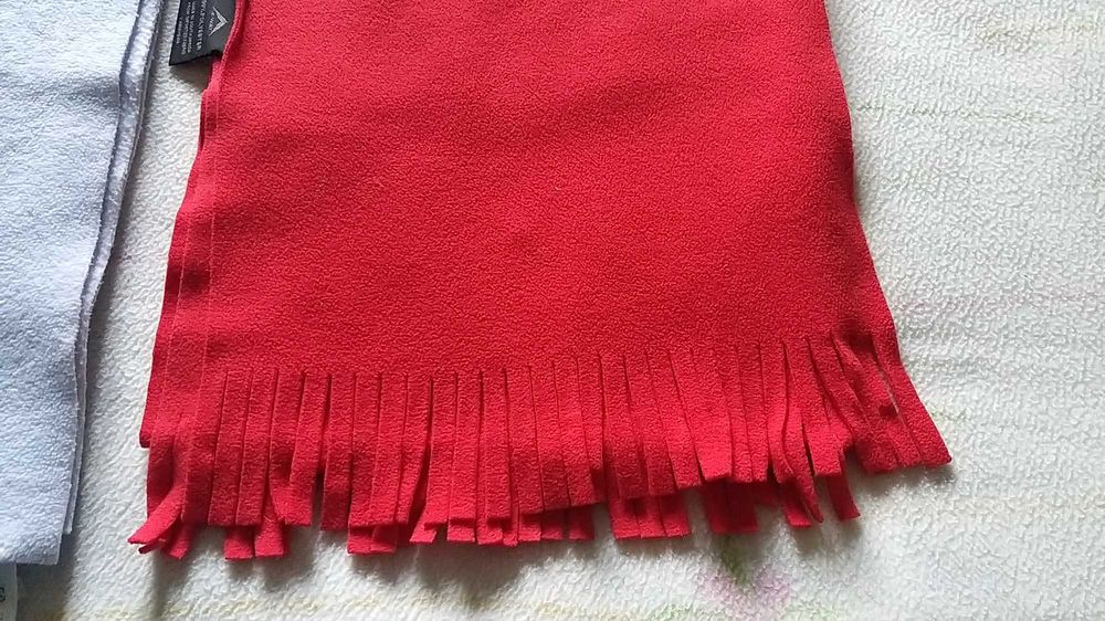 cachecol azul e vermelho