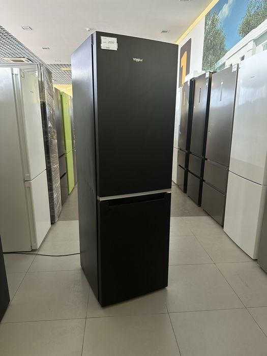 Бюджетний сучасний холодильник від Whirlpool 6Sense