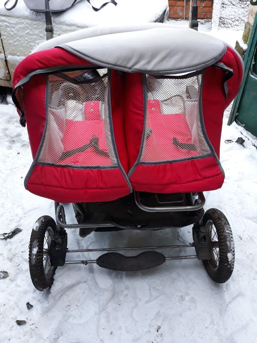 Отдам коляску для двойни
