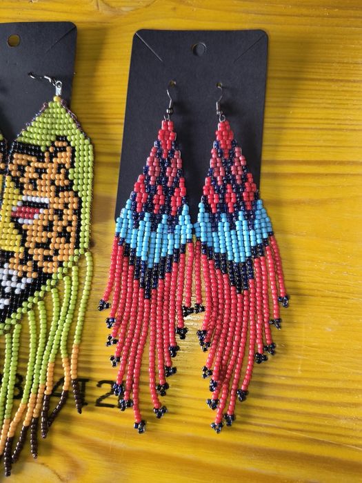 Brincos de miçangas