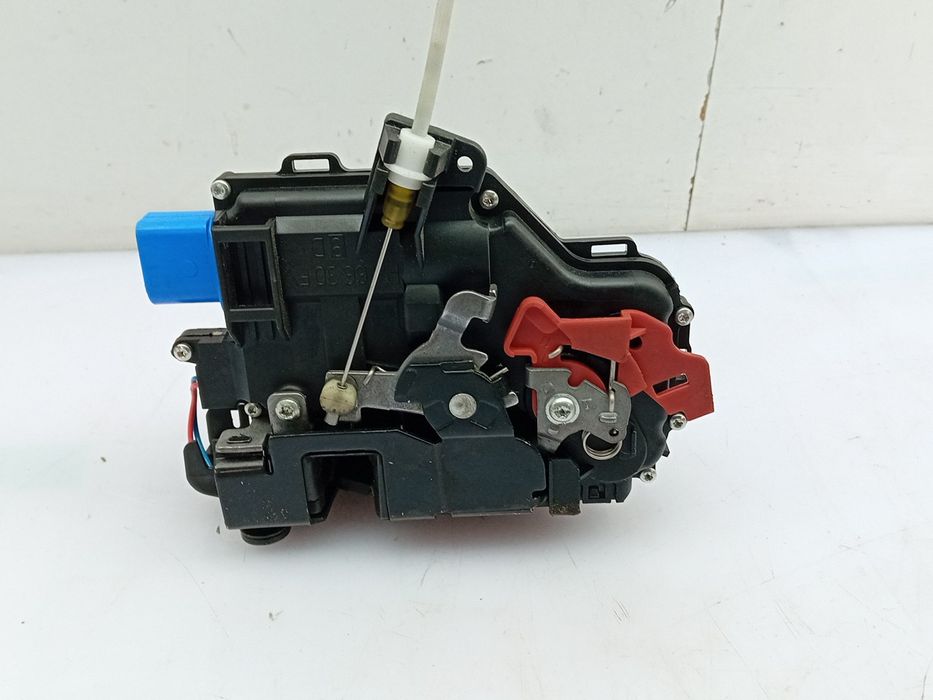 Fechadura / fecho porta frente direito AUDI A3 (8P1)