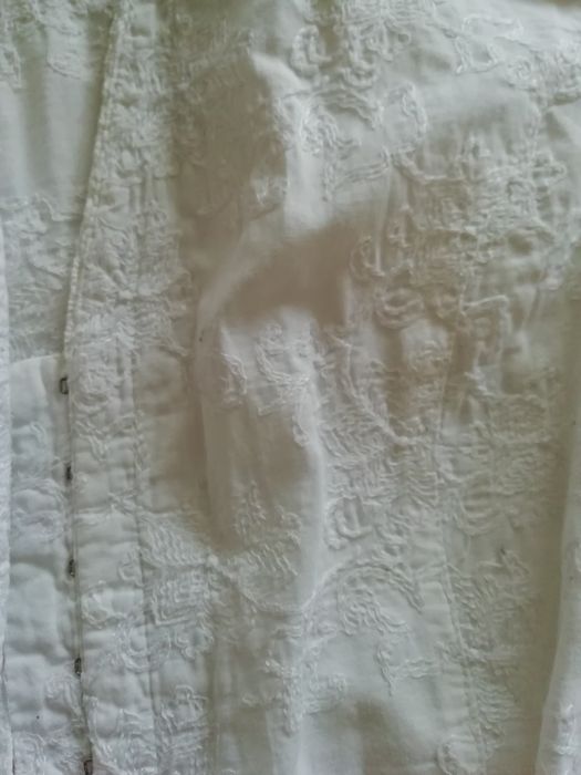 Blusa branca de fantasia da Promod