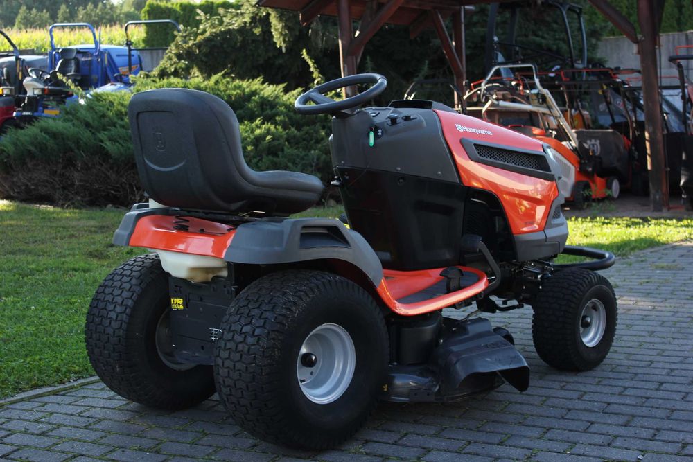 Husqvarna TS 243 t  TRAKTOREK Kosiarka