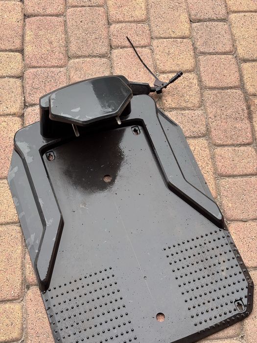 Robot koszący Yard Force SA600H + 300 m kabla GRATIS!