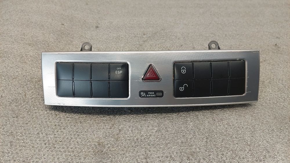 Botão / interruptor 4 piscas MERCEDES-BENZ Classe C Carrinha (S203)