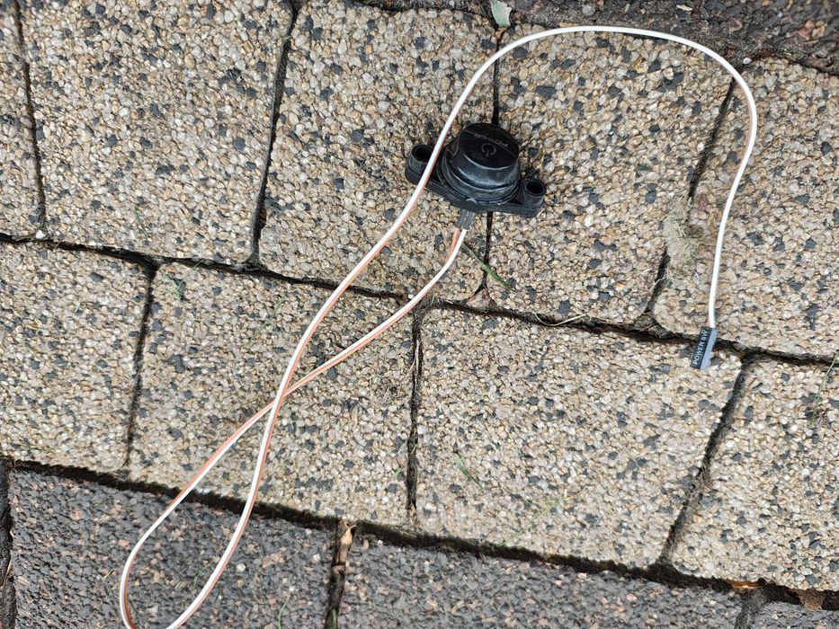 przycisk zasilania POWER