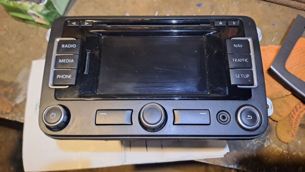 Магнітола штатна VW Passat B7