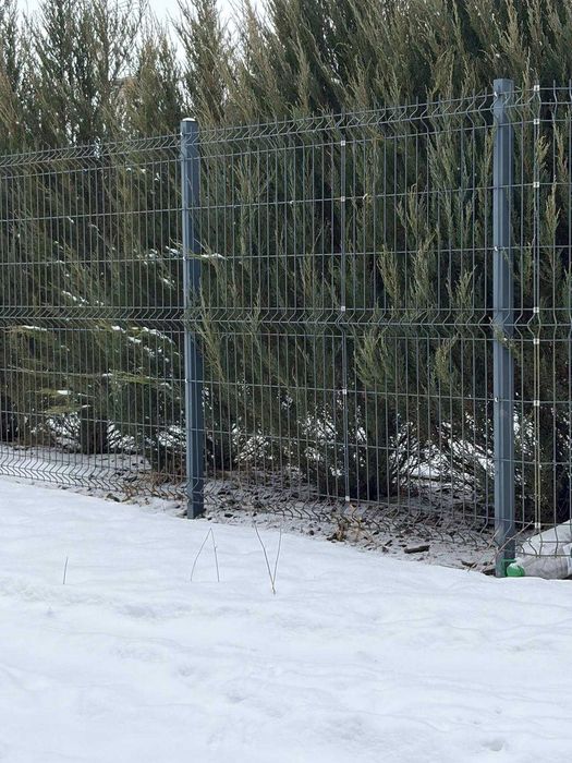Słupki ogrodzeniowe, ogrodzenie panelowe