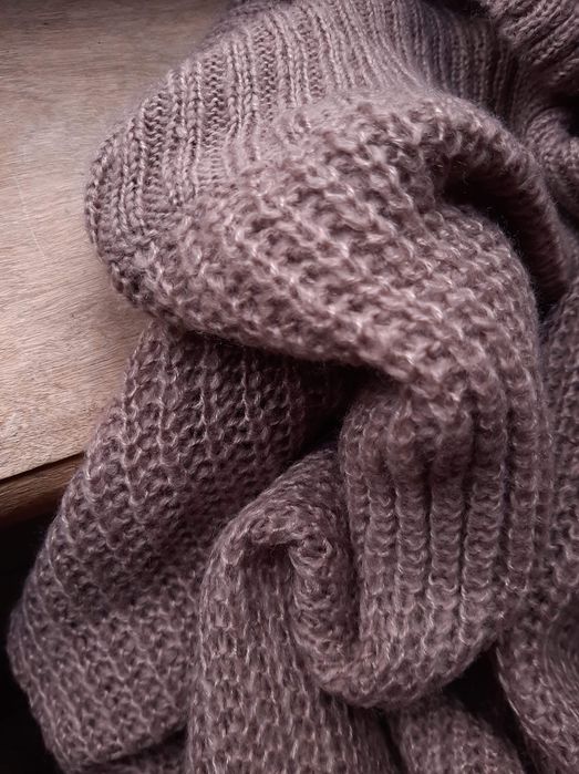 Sweter z dodatkiem wełny/One size/Roz/38/40/42