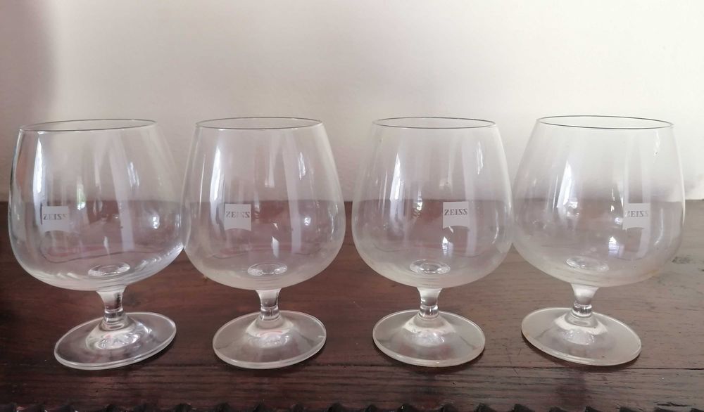 Conjunto de 4 copos de balão (conhaque) em cristal Zeiss - novos