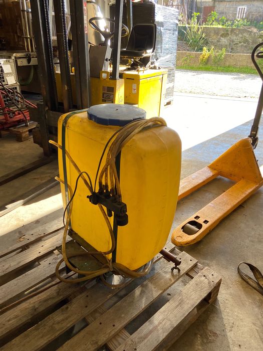 Pulverizador frontal para ervicida