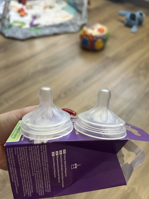 Соска силікована Philips ABENT Natural 3+