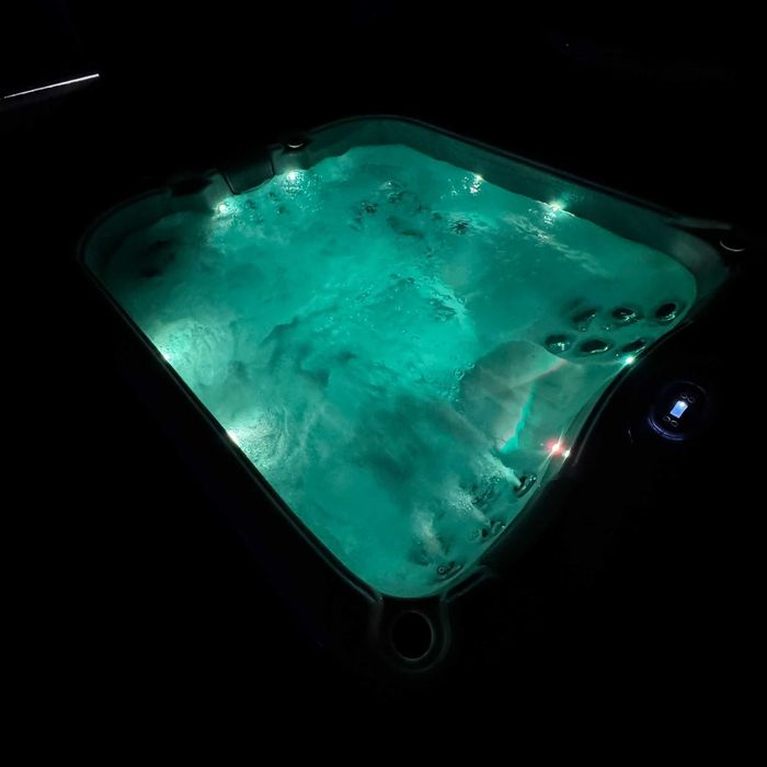 Wanna jacuzzi Viskan STJARNO – Luksusowy hydromasaż dla 6 osób 36 dysz