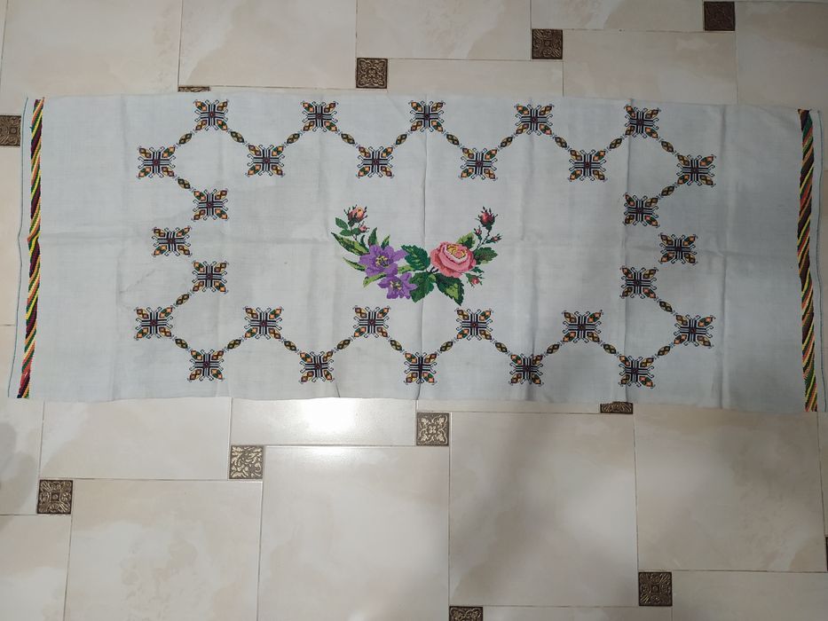 Старовинна скатертина, обрус