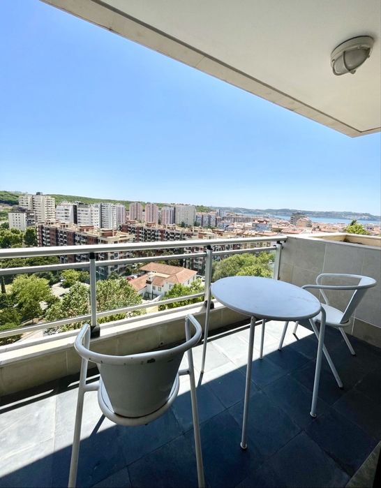 Conjunto 2 cadeiras e 1 mesa quiosque desgin Arcalo Adico modelo Gonçalo