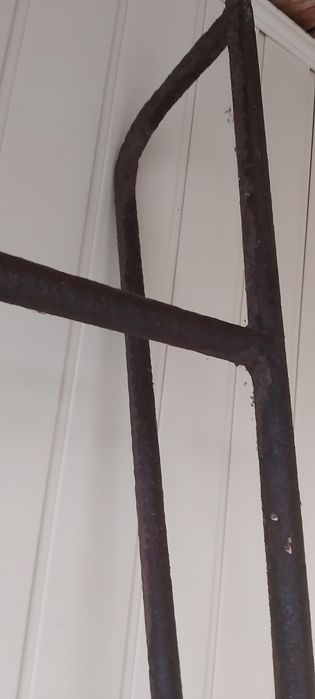 Продам железную лестницу.