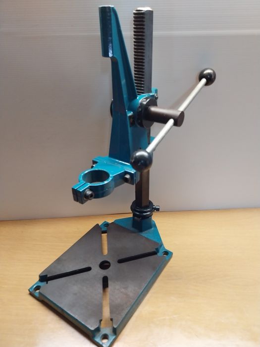 Suporte para berbequim vertical Black & Decker