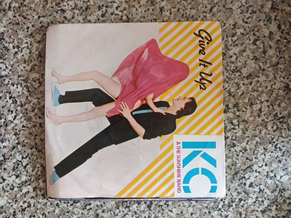 Discos vinil single 2€ unidade. Bom estado de conservação