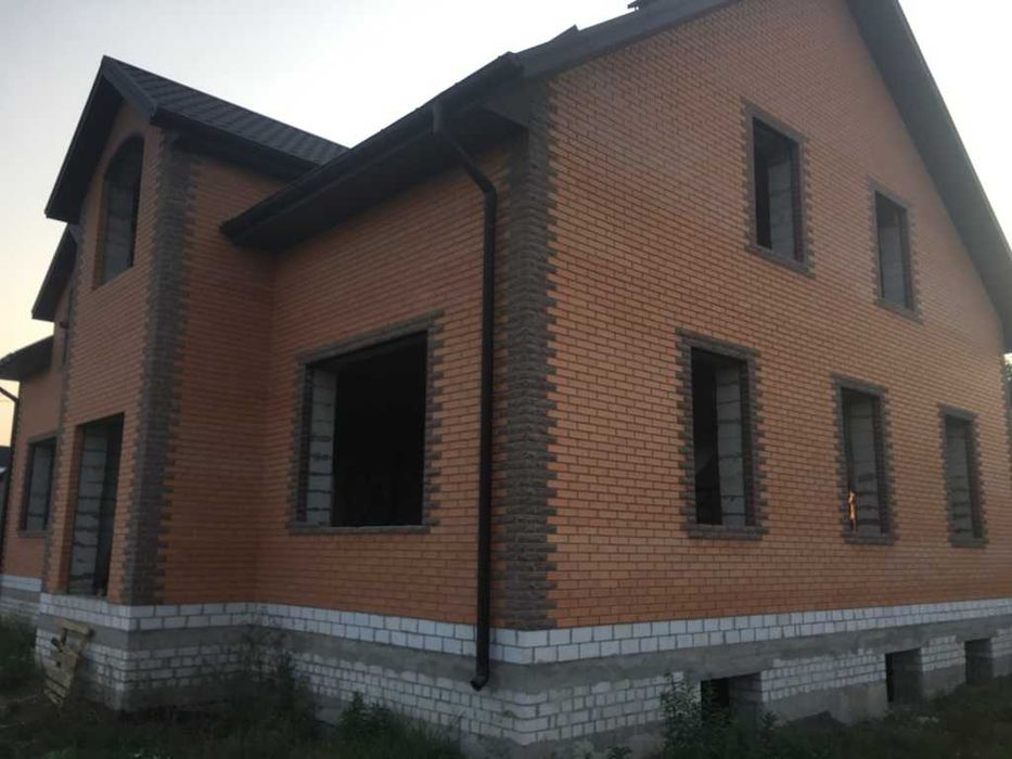 Продам комерційне приміщення. Калинівка, фасад траси Київ-Чернігів.