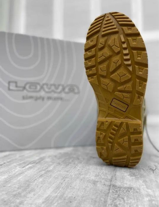 Lowa черевики лова тактичні берці оригінал!