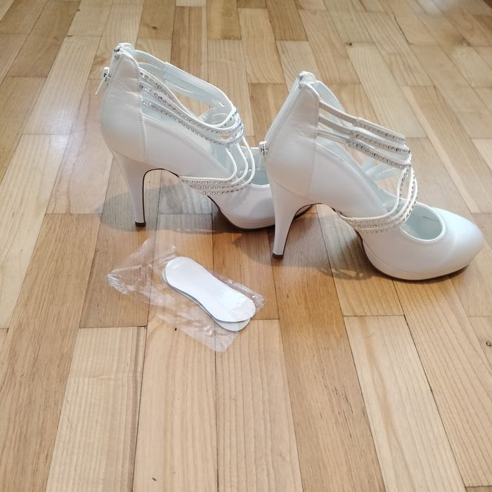 Białe buty na ślub. Rozm 40.