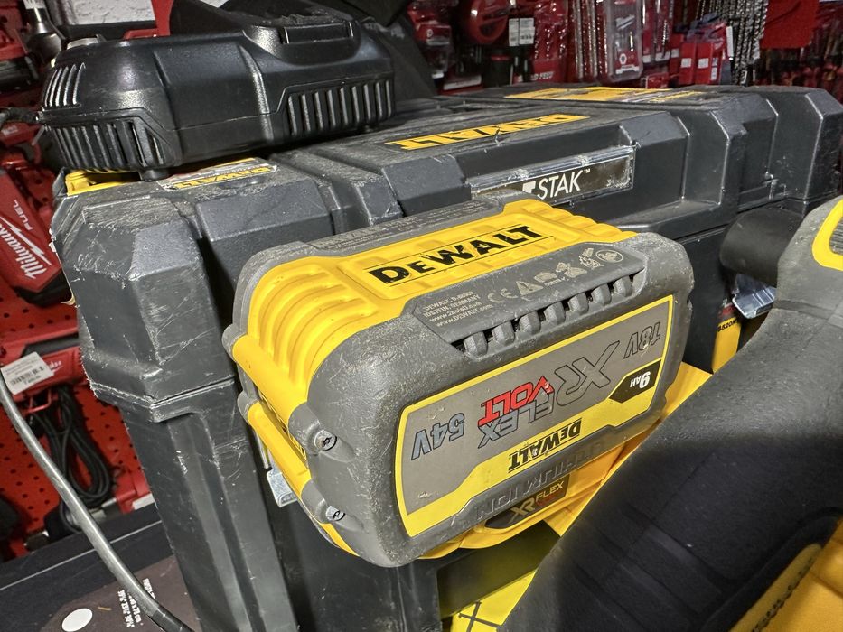 Безщіткова пила дискова занурювальна акумуляторна DeWALT DCS520