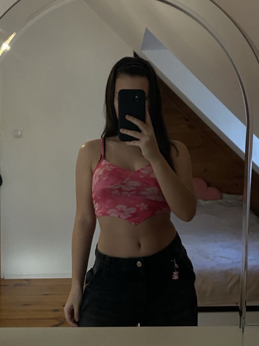 top w kwiaty na ramiaczka
