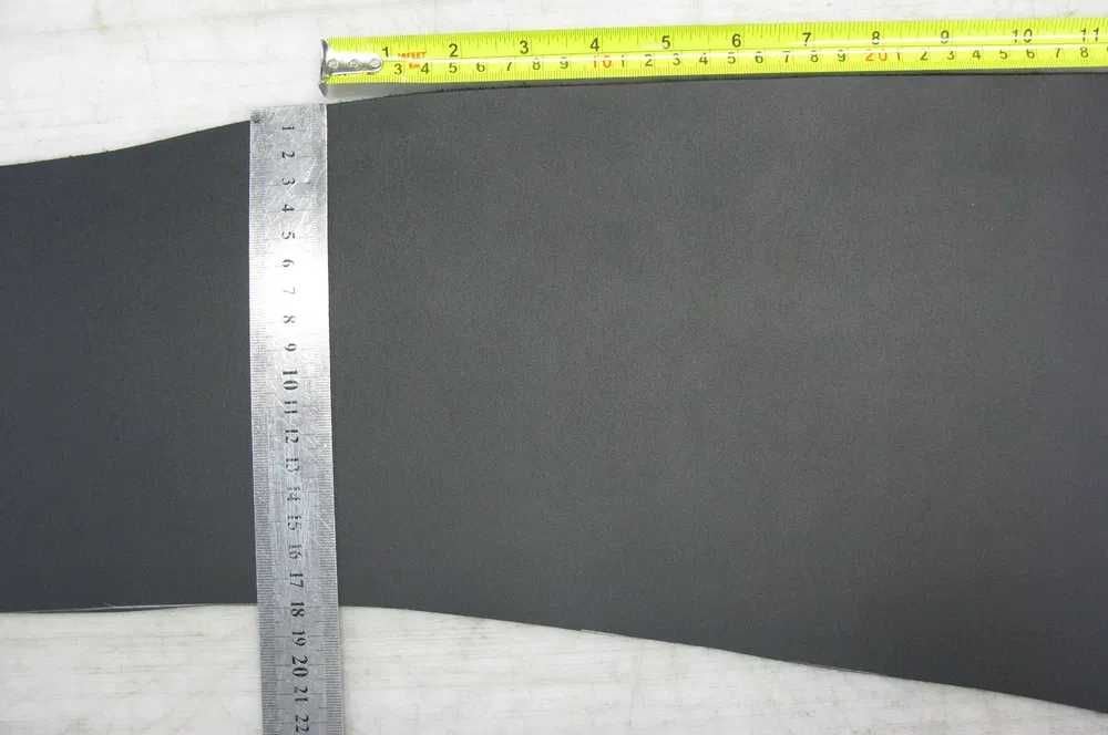 Skóra dobra na paski czarna gruba mocna 70x18cm