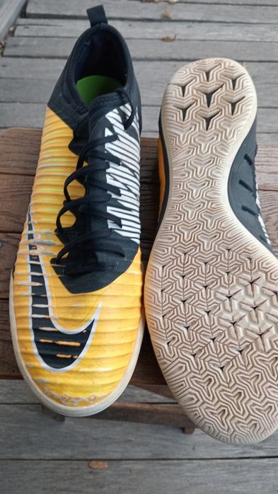 Футзалки найк, адідас, Філа.