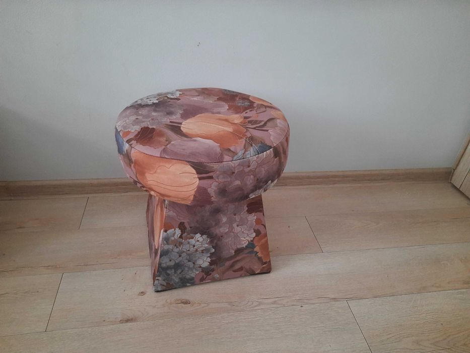 Pufa, Krzesło do Toaletki