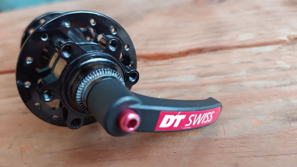 Piasta przednia Specialized 28H, 9x100mm, zacisk DtSwiss