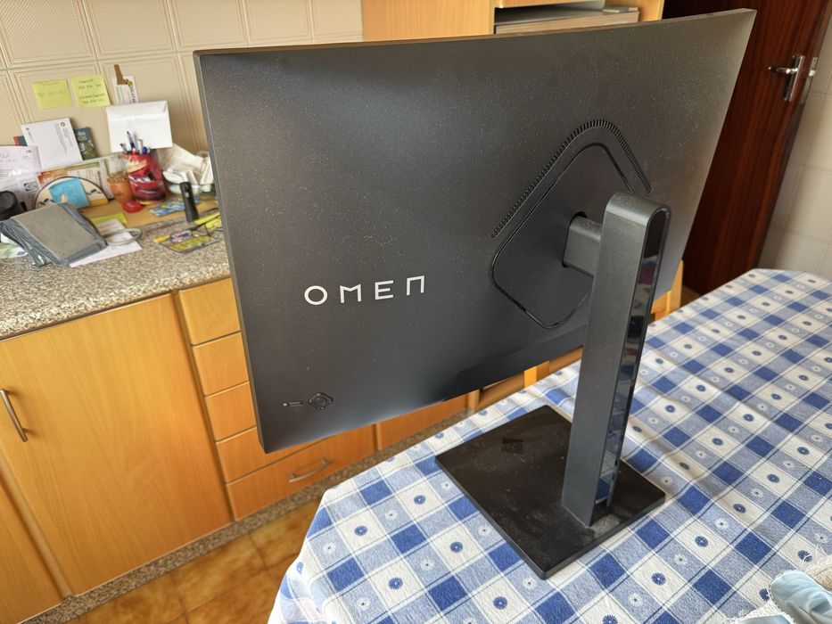 Monitor Curvo de Gaming HP Omen 32C (31.5"' - 1 ms - QHD165 Hz)