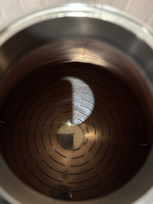 Мідний дистилятор 75 л з джин-кошиком.