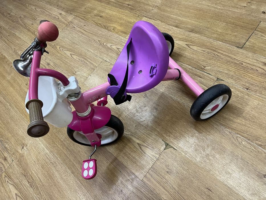 Triciclo Chicco com pega