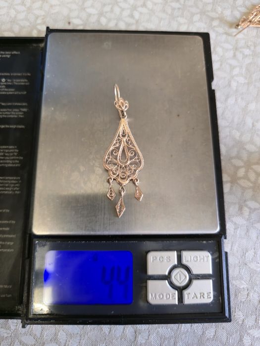 Сережки вишукані філігранні підвіски золото 583