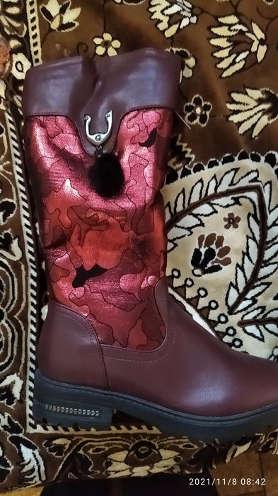 Продам сапожки зимові на дівчинку 35 розмір