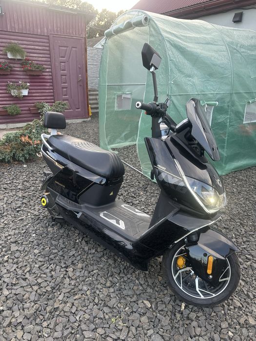 Продам електроскутер SUNRA Dream 6G Black