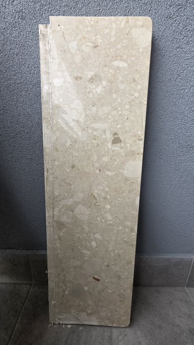 Parapet aglomarmur