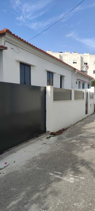 Moradia T3  com renovação integral a estrear, em Campolide, Lisboa