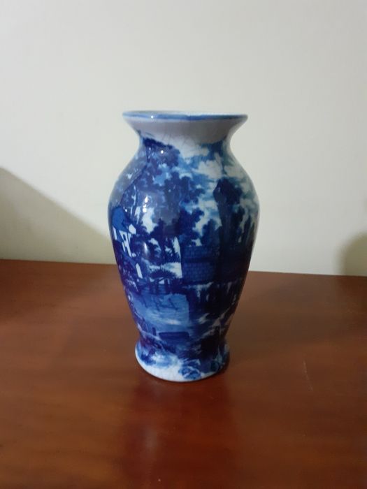Jarra em louça lindíssima