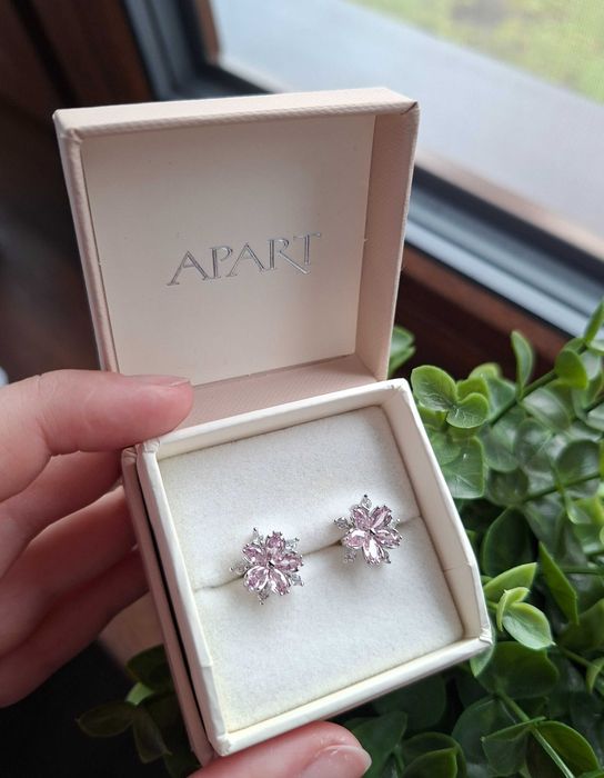 Eleganckie srebrne kolczyki ze stali chirurgicznej różowe kwiatuszki